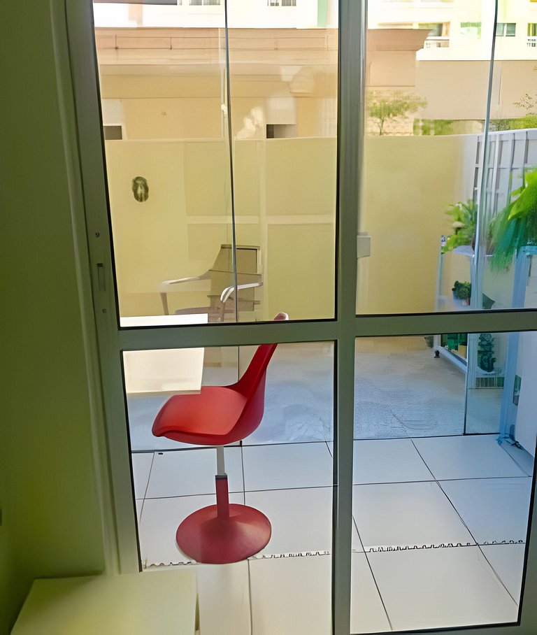 Maravilhoso apto com ampla varanda privativa